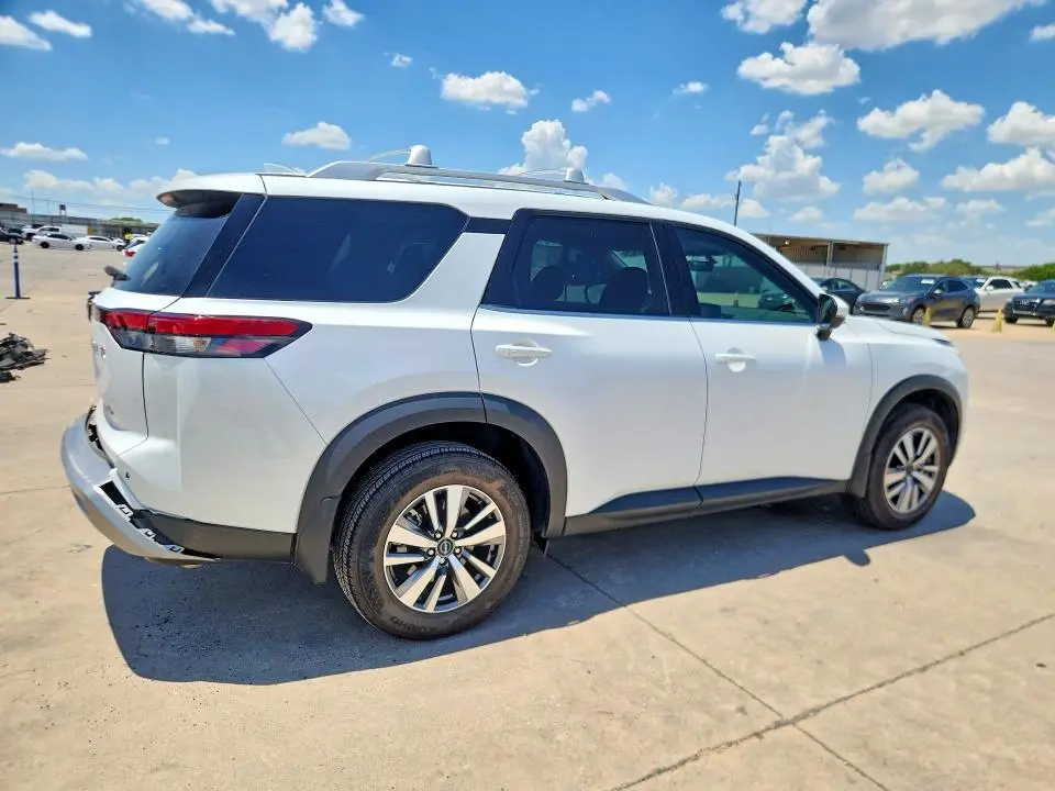 2025 NISSAN PATHFINDER SL  