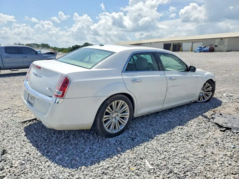 2011 CHRYSLER 300C   