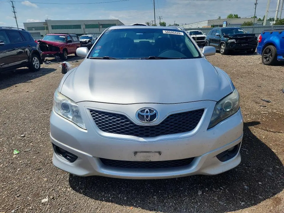 2011 TOYOTA CAMRY SE  