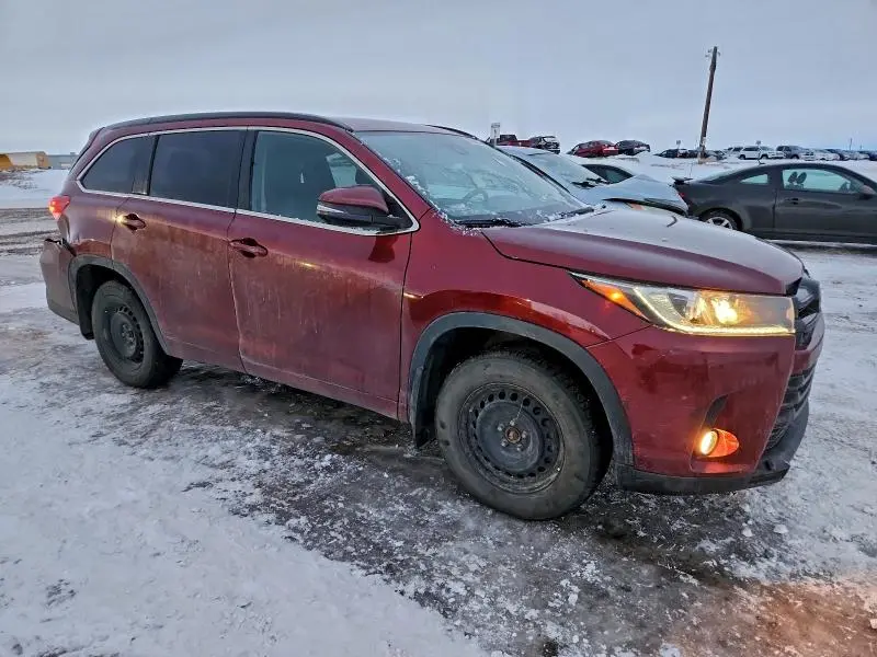 2017 TOYOTA HIGHLANDER SE  