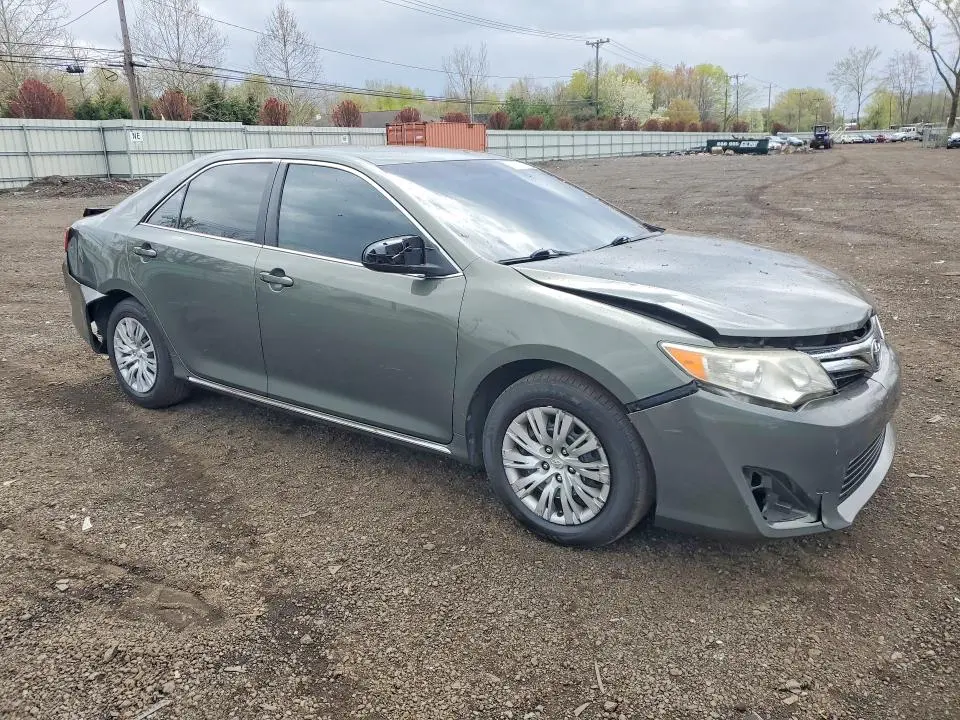 2013 TOYOTA CAMRY LE  