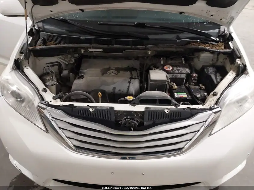 2011 TOYOTA SIENNA LIMITED V6