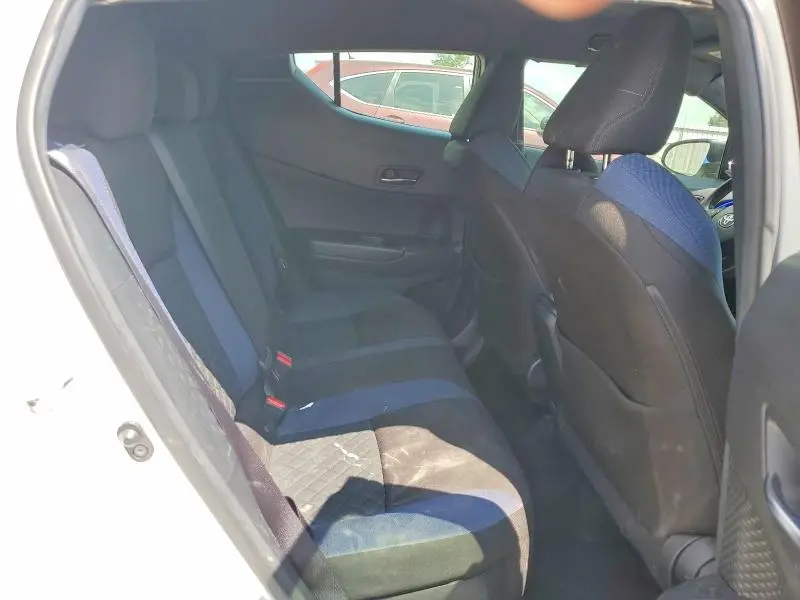 2020 TOYOTA C-HR XLE  