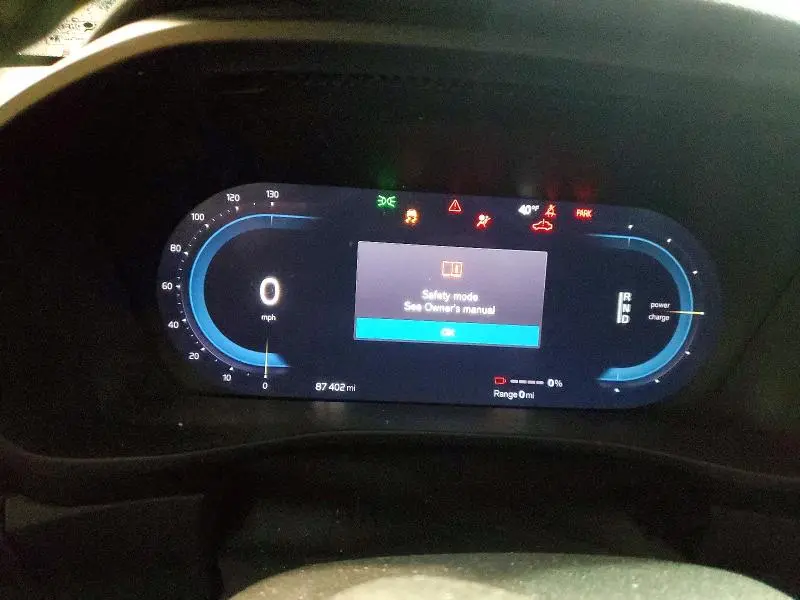 2022 VOLVO XC40 P8 RECHARGE PLUS  