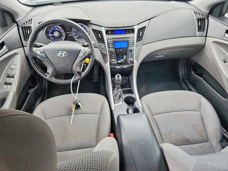 2012 HYUNDAI SONATA GLS  