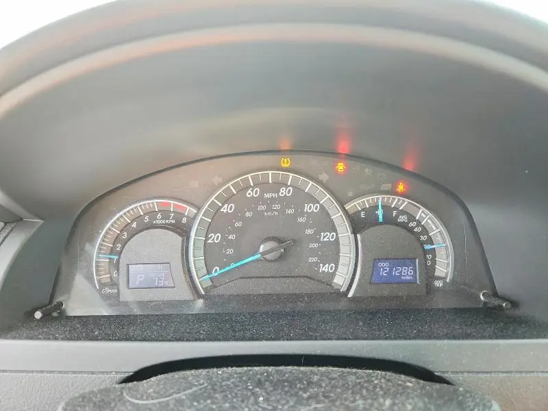 2014 TOYOTA CAMRY SE  
