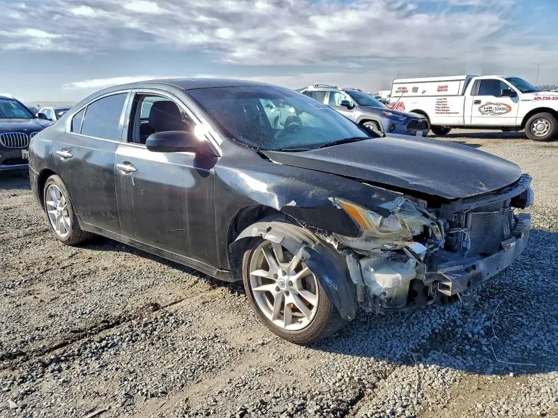2013 NISSAN MAXIMA S  