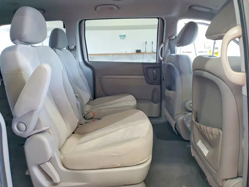 2012 KIA SEDONA LX  