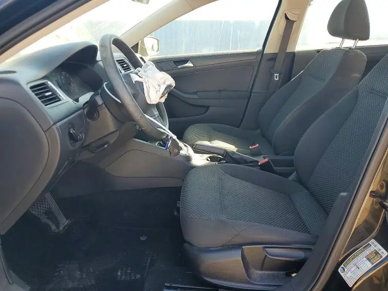 2011 VOLKSWAGEN JETTA BASE  