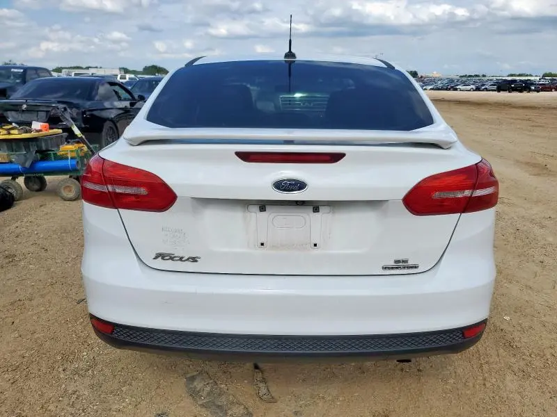2016 FORD FOCUS SE  