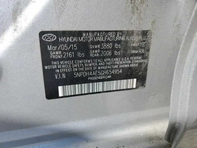 2016 HYUNDAI ELANTRA SE  