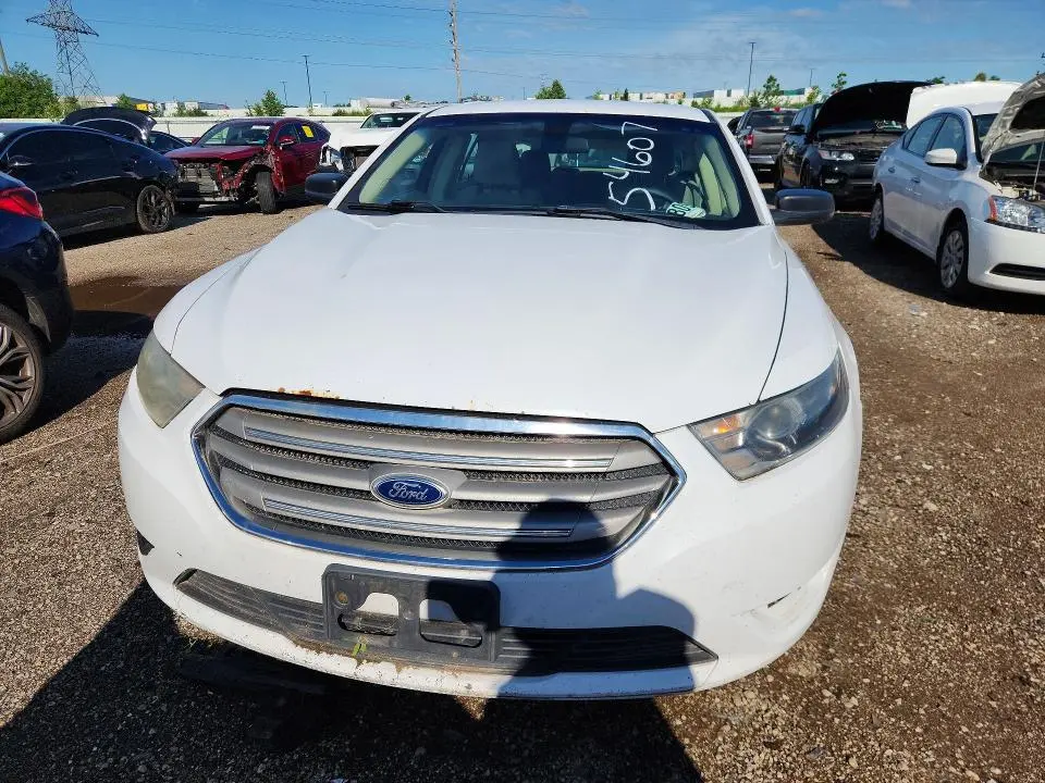 2015 FORD TAURUS SE  