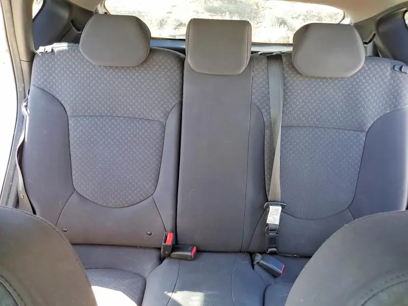 2012 HYUNDAI ACCENT SE  