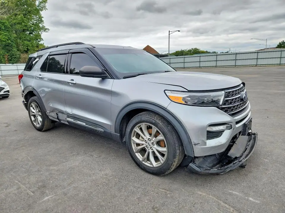 2021 FORD EXPLORER XLT  
