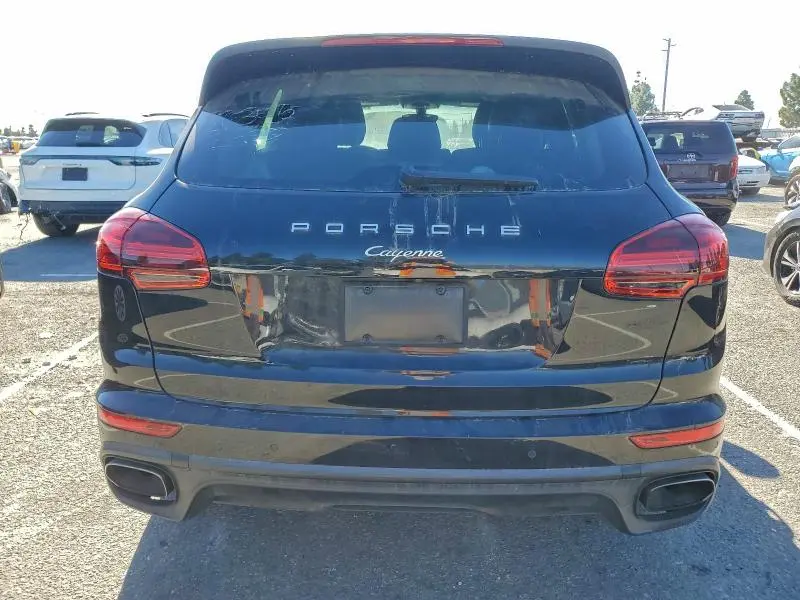 2017 PORSCHE CAYENNE   