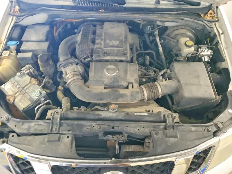 2011 NISSAN PATHFINDER S  