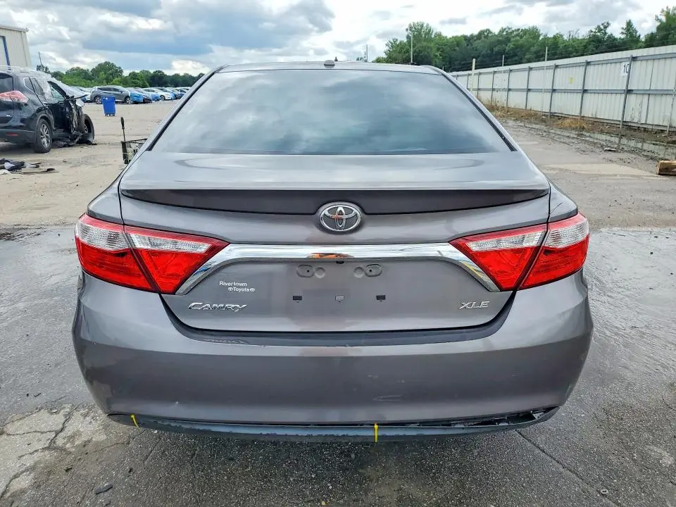 2015 TOYOTA CAMRY XLE  