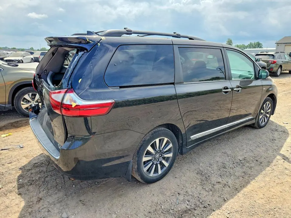 2018 TOYOTA SIENNA XLE PREMIUM 7-PASSENGER  