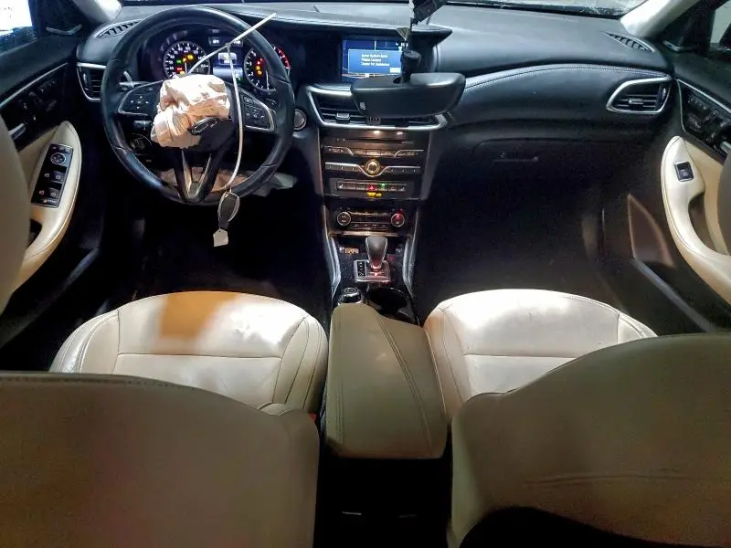 2017 INFINITI QX30 BASE  