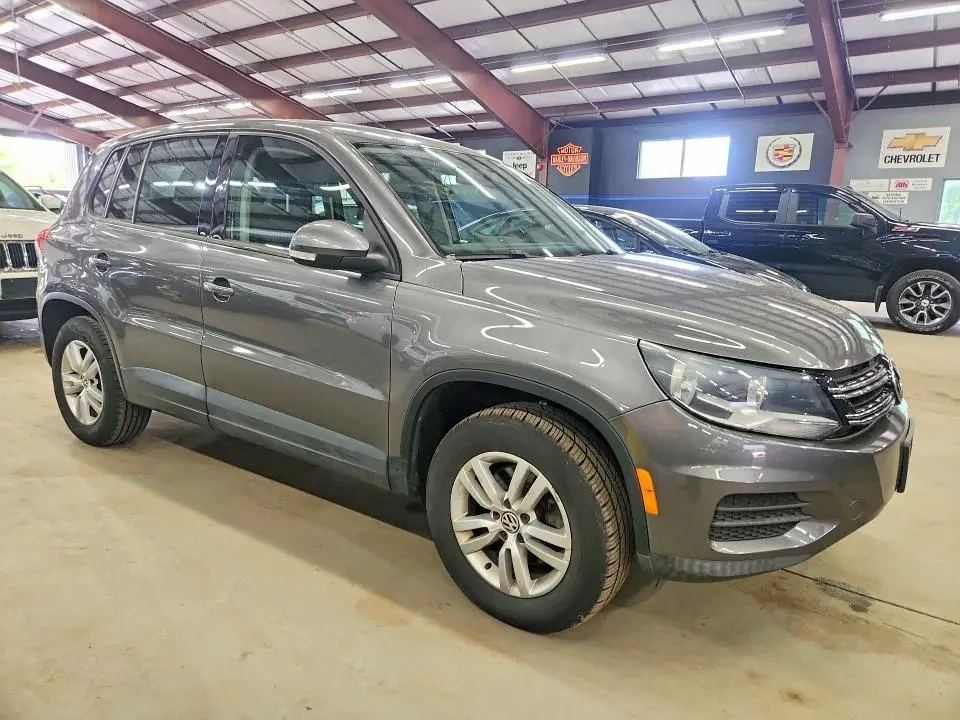 2013 VOLKSWAGEN TIGUAN S  