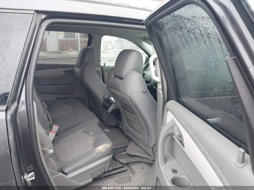 2015 CHEVROLET TRAVERSE LS