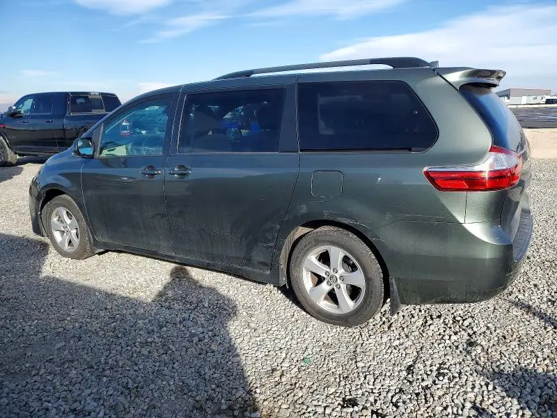2018 TOYOTA SIENNA LE  