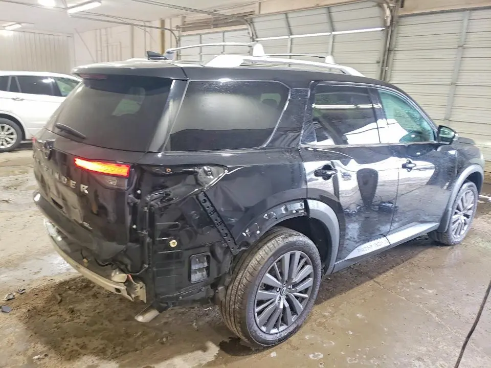 2024 NISSAN PATHFINDER SL  