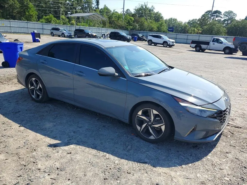 2022 HYUNDAI ELANTRA SEL  