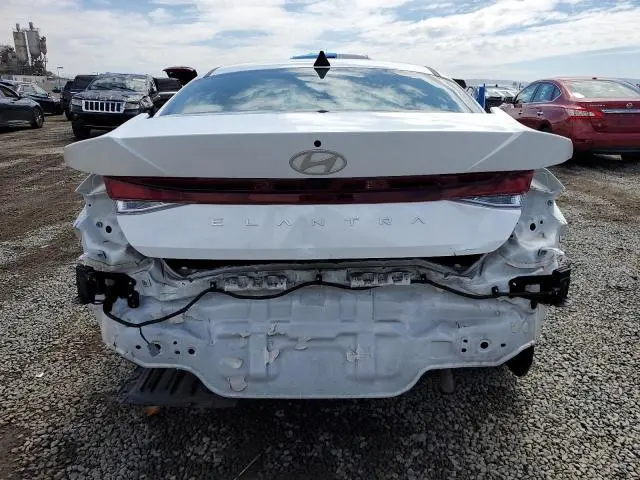 2024 HYUNDAI ELANTRA SEL  