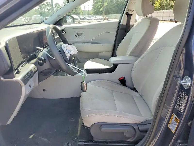 2025 HYUNDAI KONA SE  