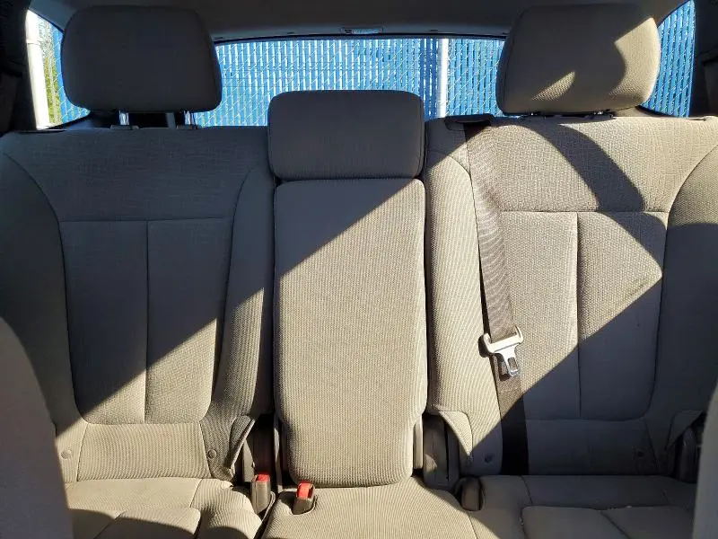 2010 HYUNDAI SANTA FE GLS  