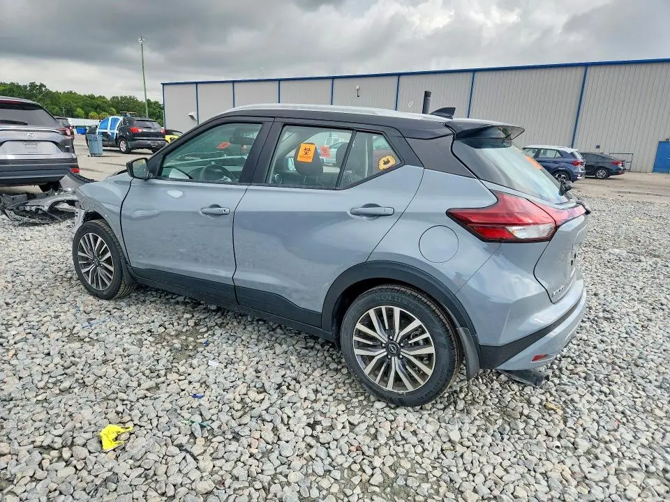 2022 NISSAN KICKS SV  