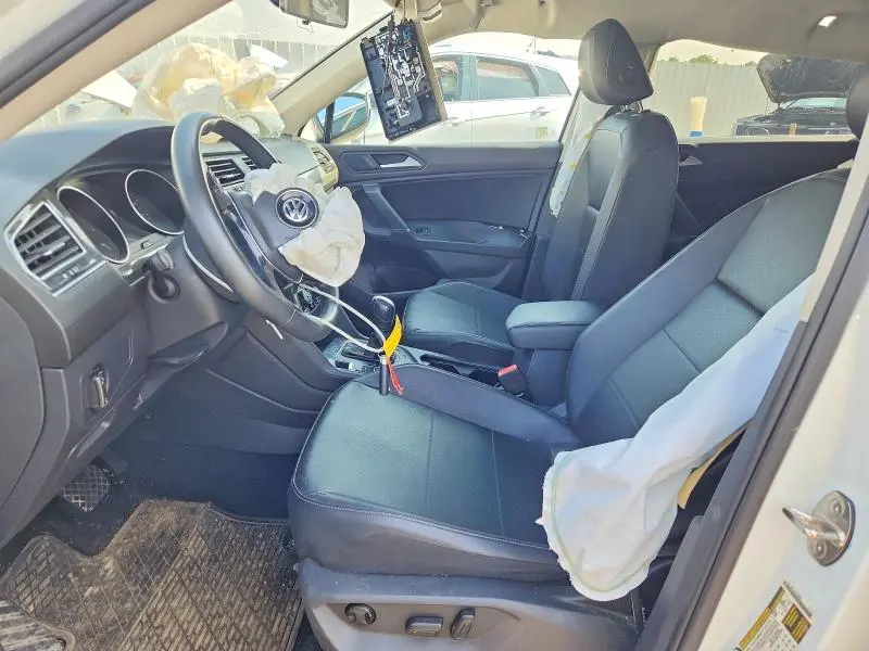 2020 VOLKSWAGEN TIGUAN SE  