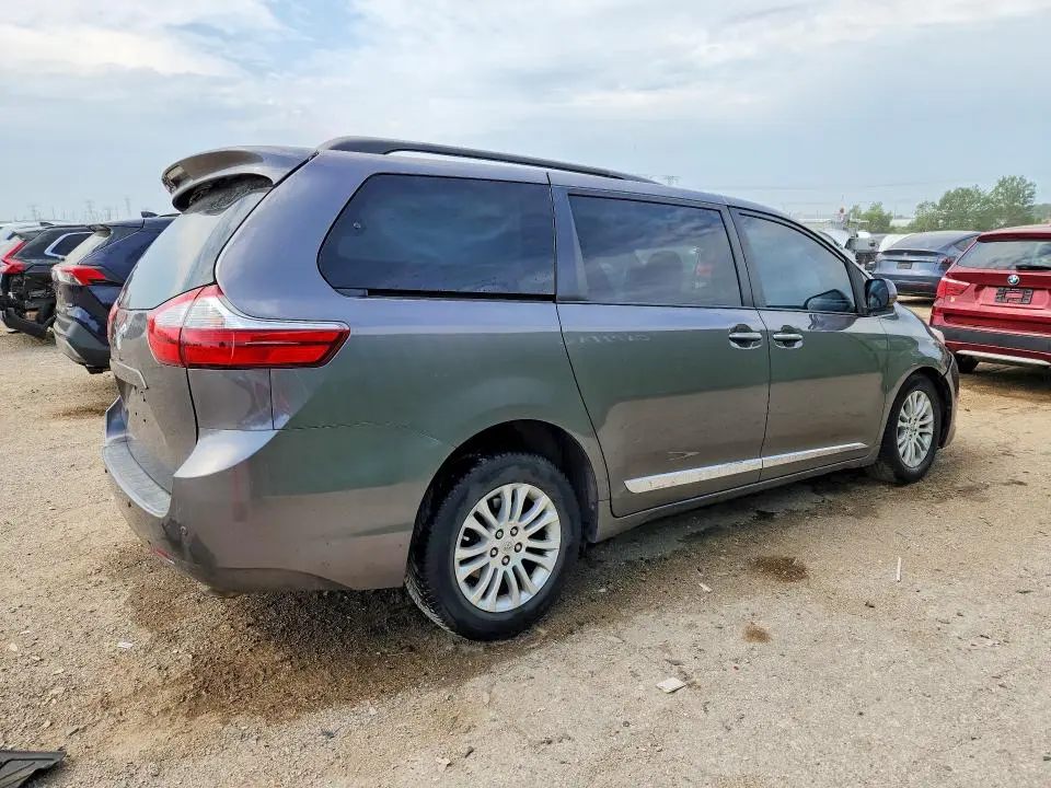 2015 TOYOTA SIENNA XLE PREMIUM 8-PASSENGER  