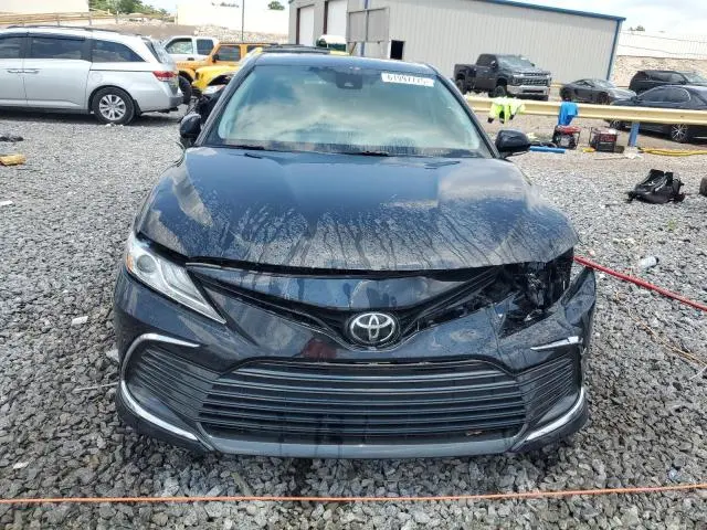 2021 TOYOTA CAMRY XLE  