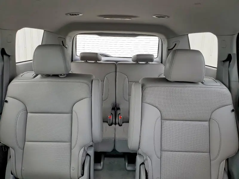 2022 GMC ACADIA SLT  