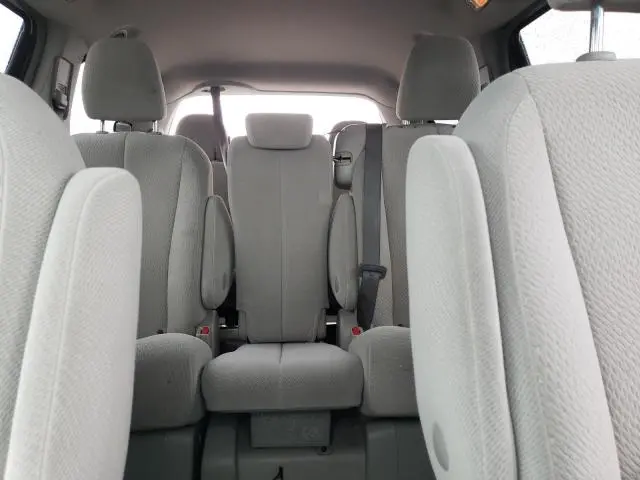 2014 TOYOTA SIENNA LE  