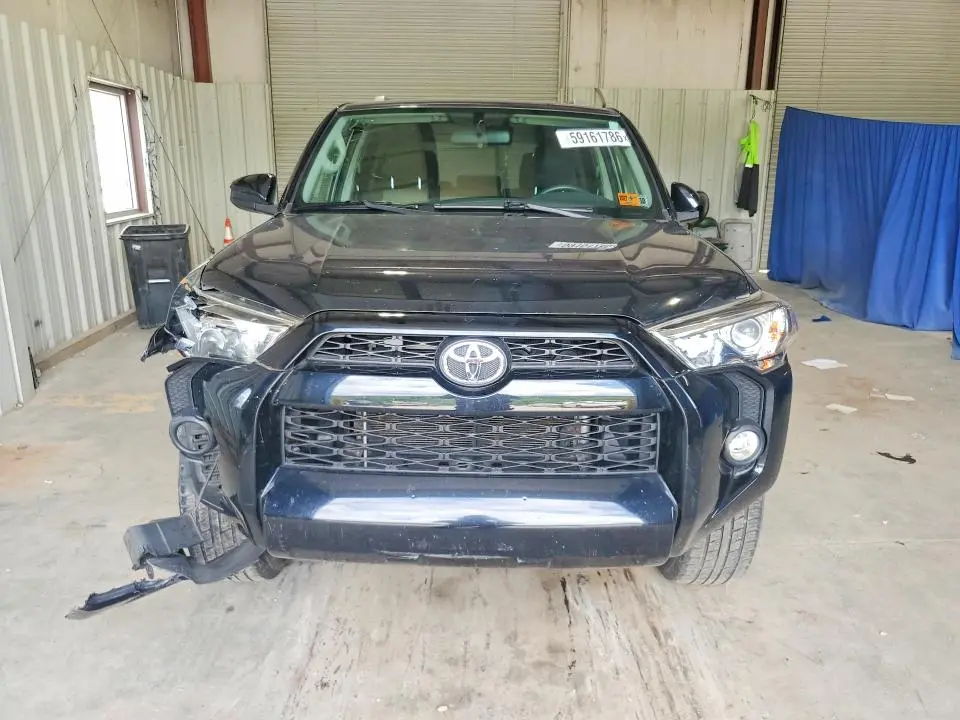 2018 TOYOTA 4RUNNER SR5  