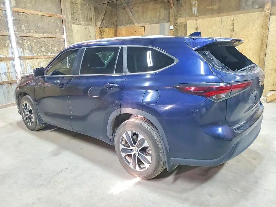 2024 TOYOTA HIGHLANDER XLE  