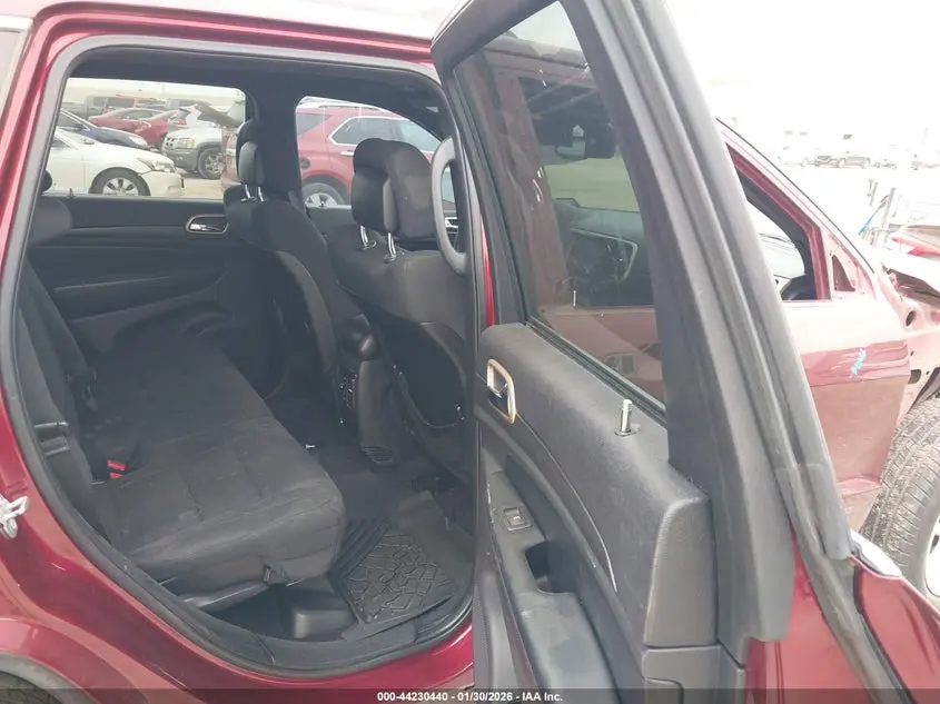 2017 JEEP GRAND CHEROKEE LAREDO 4X2