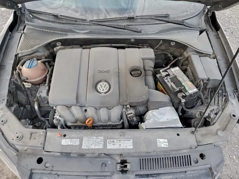 2012 VOLKSWAGEN PASSAT S  