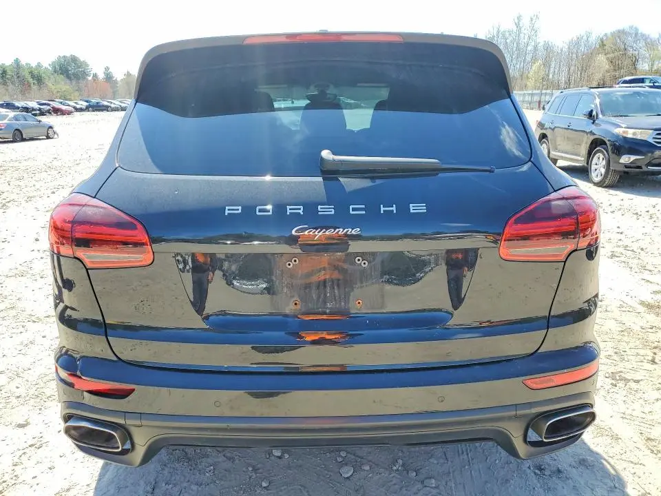 2017 PORSCHE CAYENNE   
