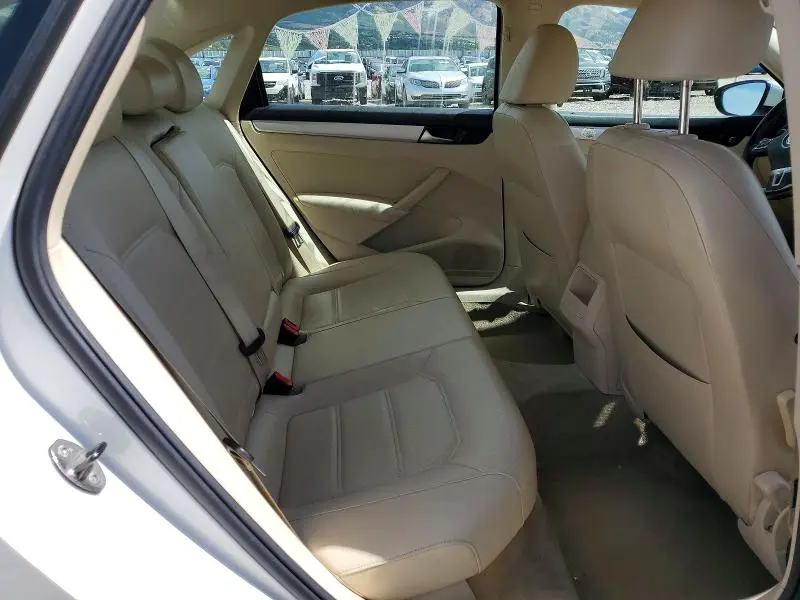 2012 VOLKSWAGEN PASSAT SE  