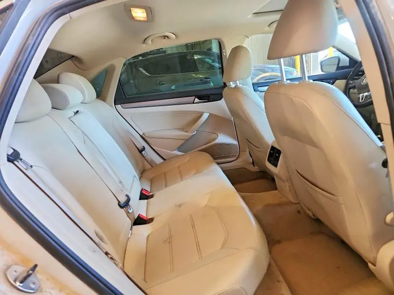 2014 VOLKSWAGEN PASSAT SE  