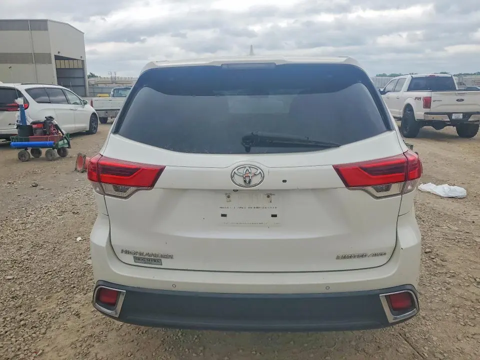 2017 TOYOTA HIGHLANDER LIMITED  