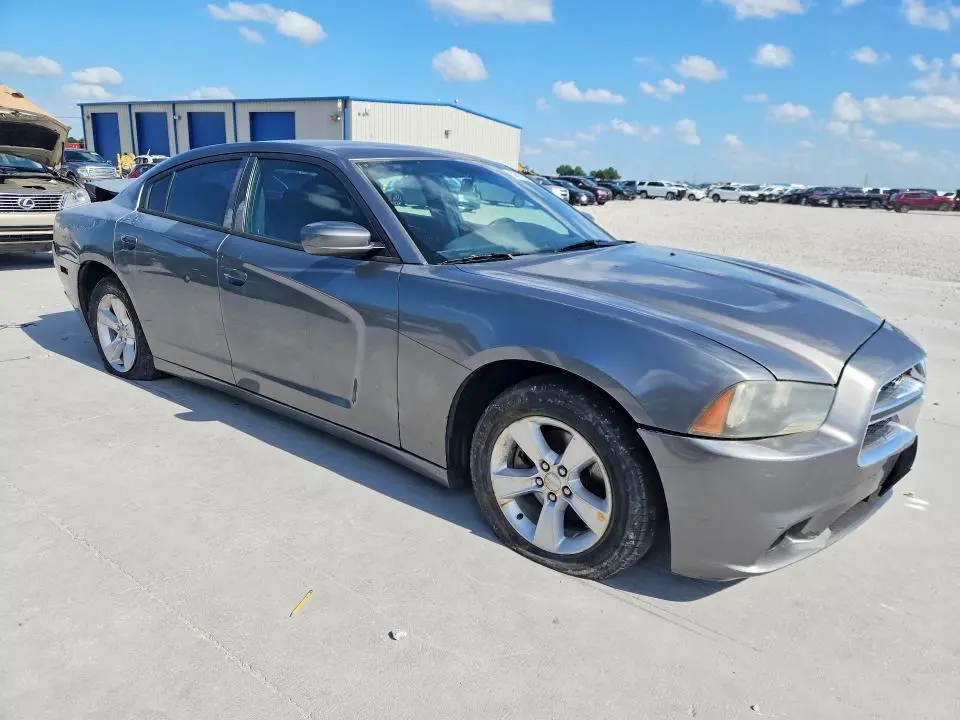 2012 DODGE CHARGER SE  