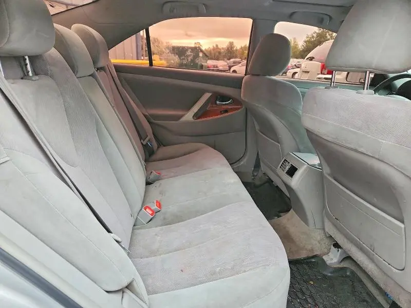 2011 TOYOTA CAMRY XLE  