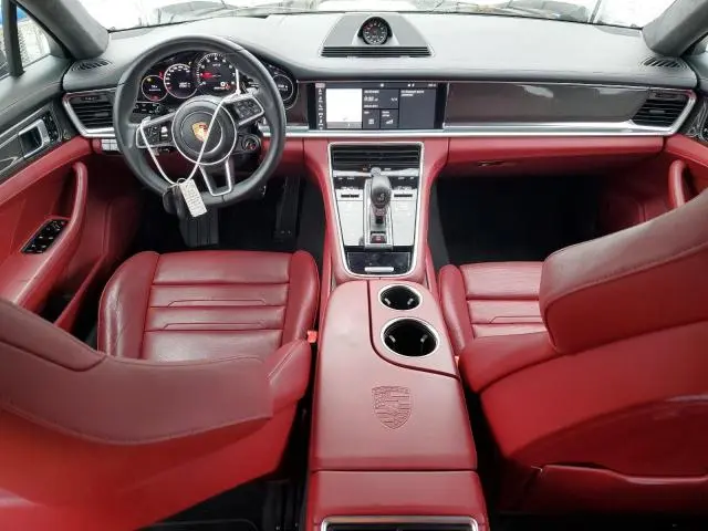 2019 PORSCHE PANAMERA GTS  