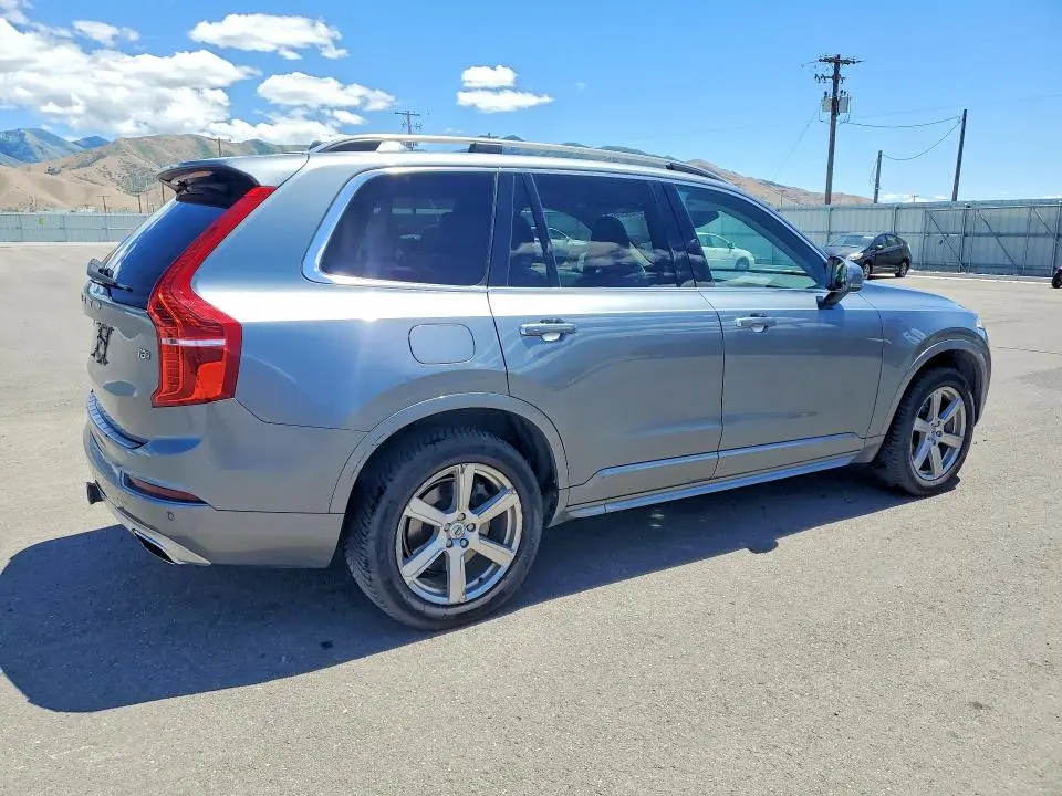 2016 VOLVO XC90 T8  