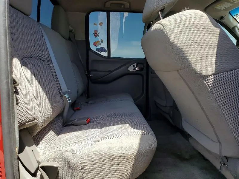 2014 NISSAN FRONTIER S  